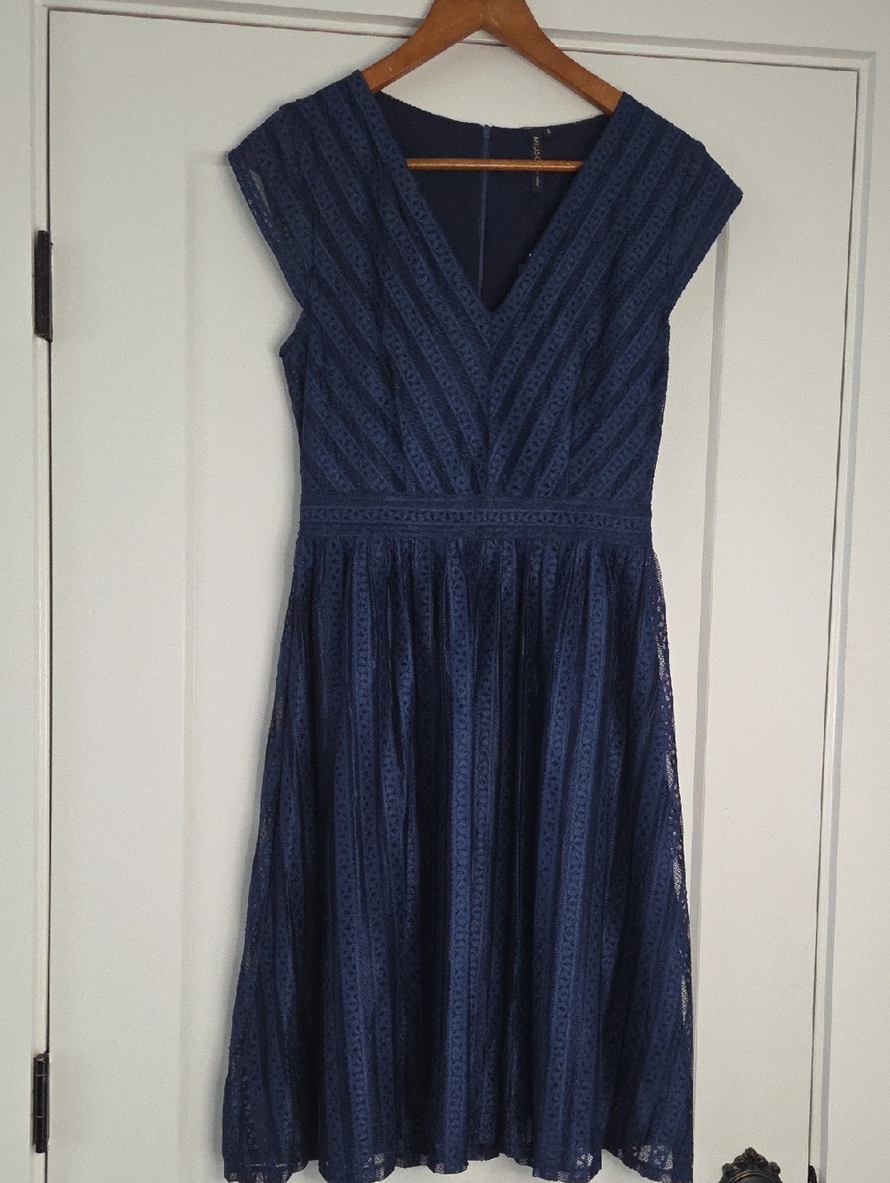 Miusol Navy Lace Midi Dress | NWT | Size S | V-Neck Wedding Guest